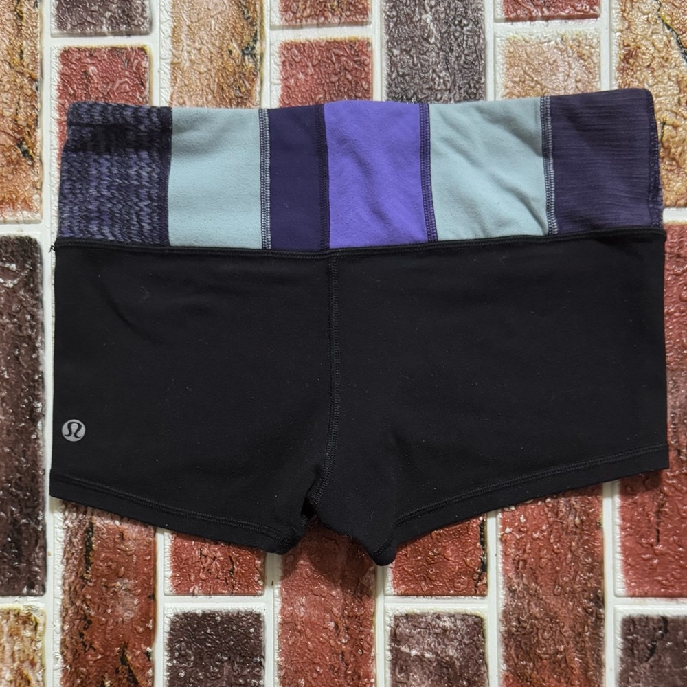 Lululemon reversible booty shorts size 6